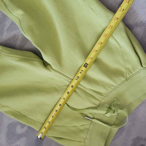 Lululemon line green scuba johgers size 4 - Picture 8 of 11
